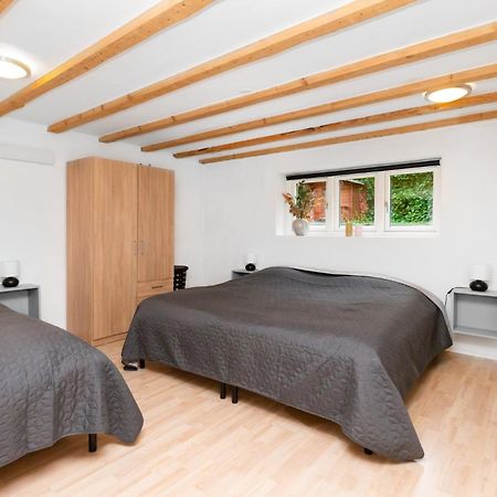 Moderne & Fuldt Udstyret Lejlighed M.Plads Til 4 Hojbjerg Exterior photo